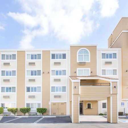 Super 8 By Wyndham National City Chula Vista Exteriör bild