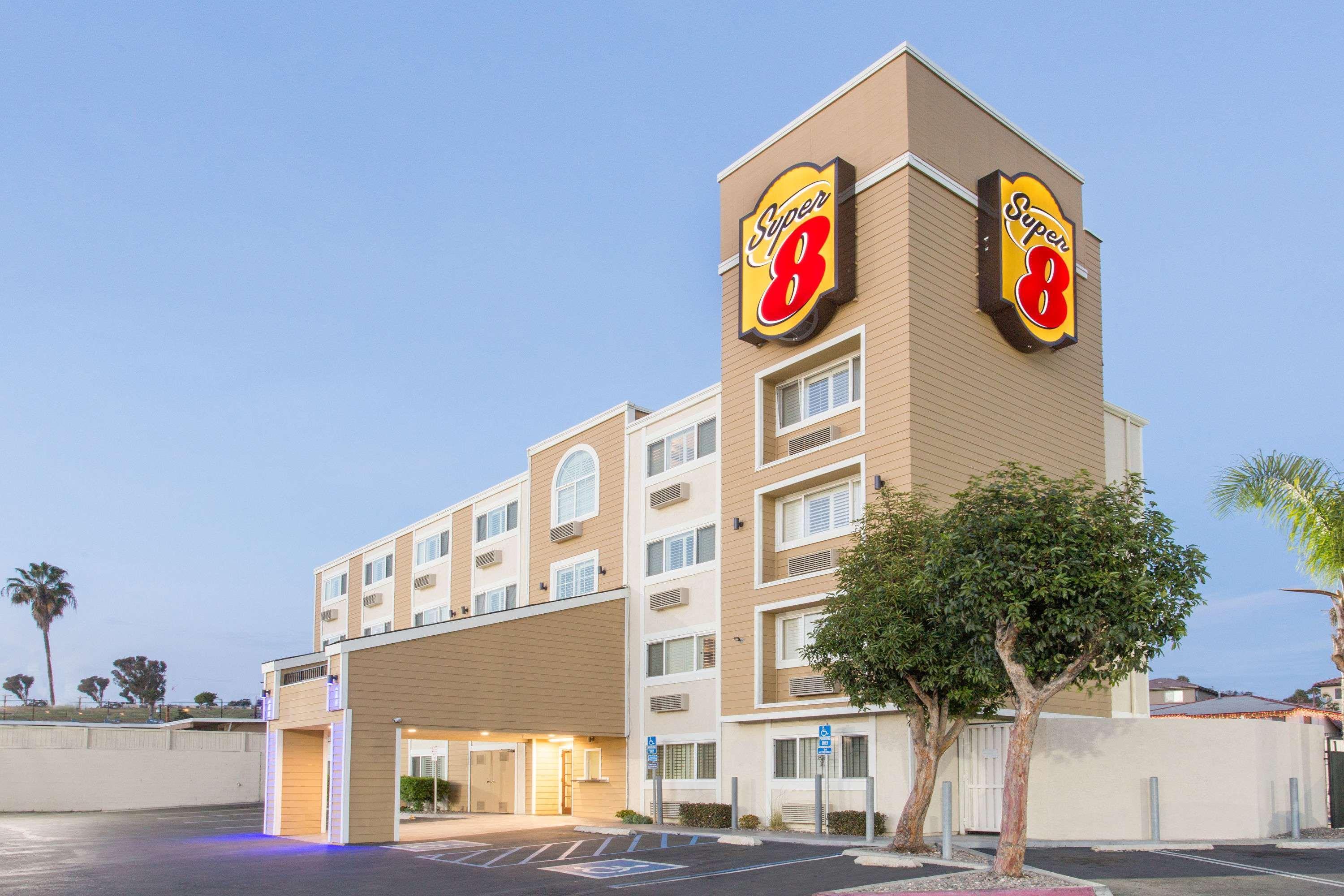 Super 8 By Wyndham National City Chula Vista Exteriör bild